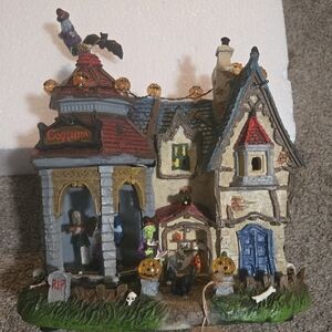 Pumpkin Hollow Costume Shop